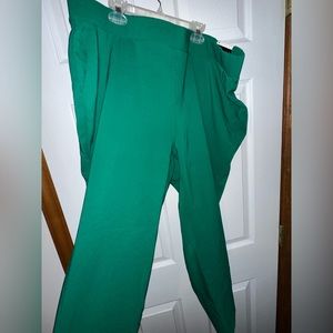 Pull-On Relaxed Taper Studio Refined Crepe High-Rise Pant